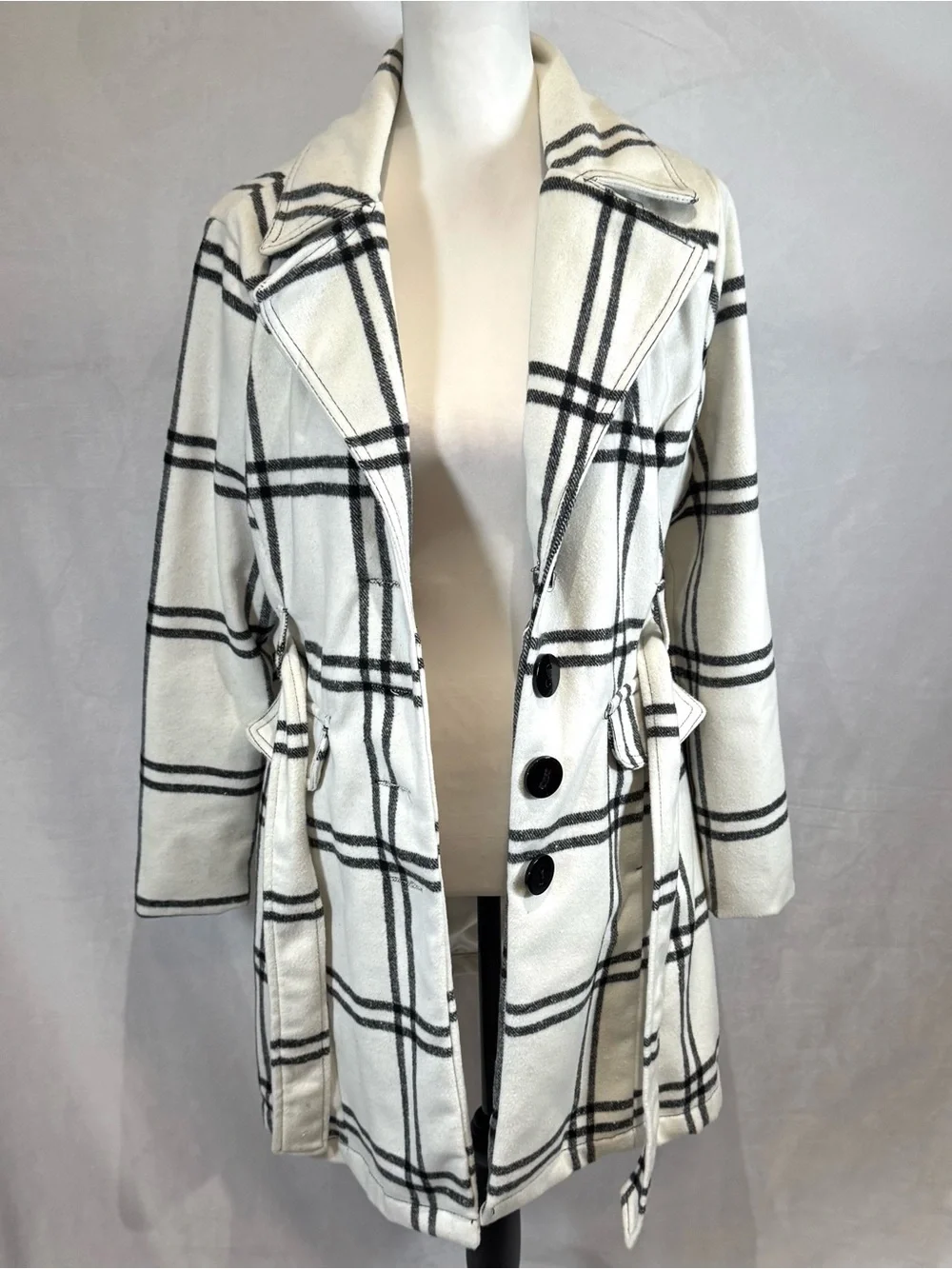 Miss Ashley by 26 International black and white plaid belted coat size medium